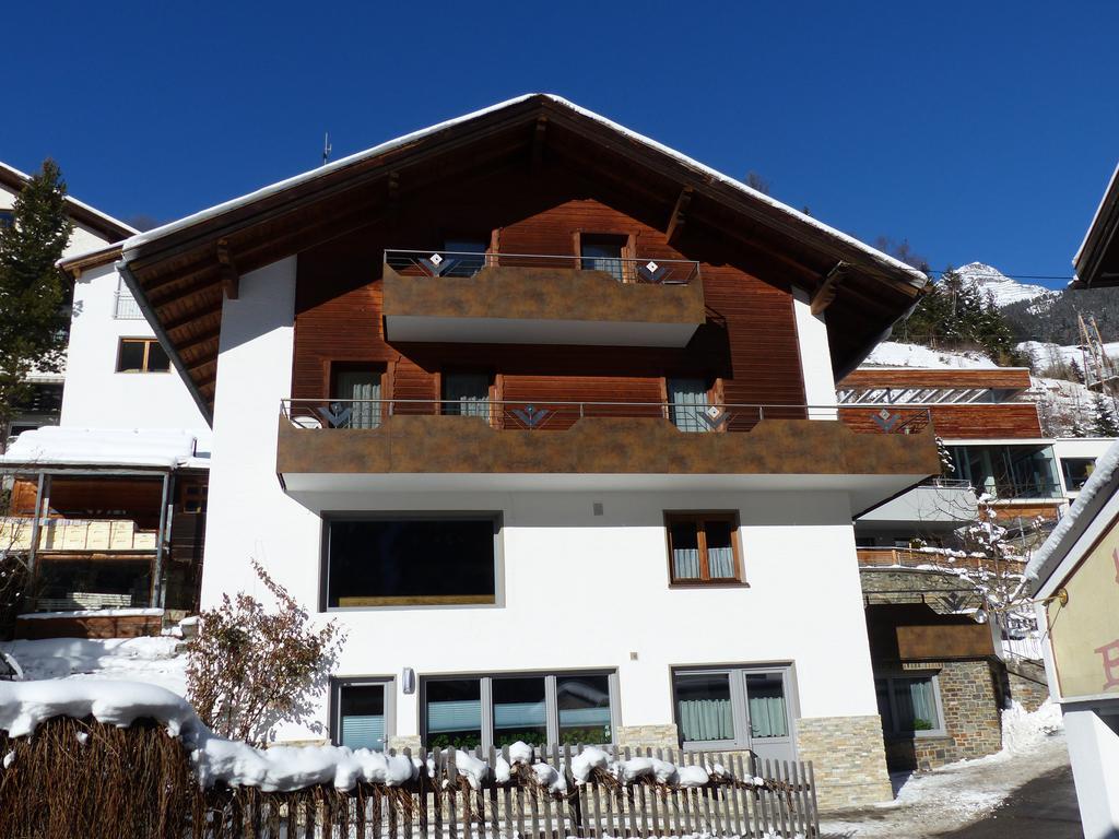 ホテル Haus Wechner カップル エクステリア 写真